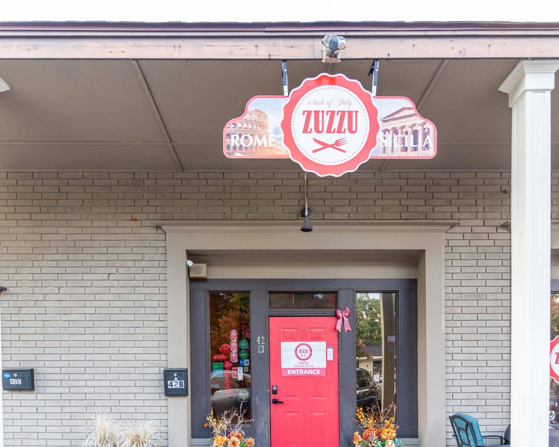Come See Us on Oak Street